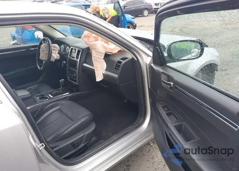 2010 Chrysler 300 Touring/Signature Series/Executive Series from USA, damaged, VIN 2C3CA5CV0AH221758